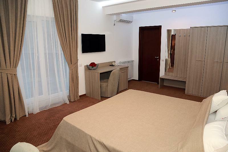 Parliament Square Hotel 3*